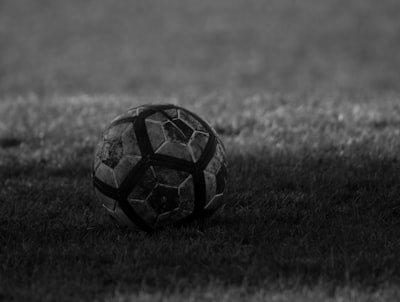 كم مباراة متبقية في الدوري الإنجليزي الممتاز هذا الموسم؟